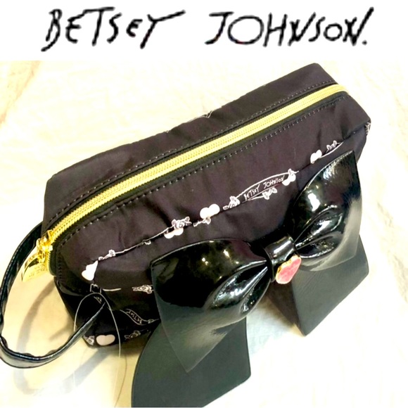 🛍️BETSEY JOHNSON Banners/Roses Cosmetic/Toiletry Travel Bg size8x7 NWTag holder - Picture 2 of 15